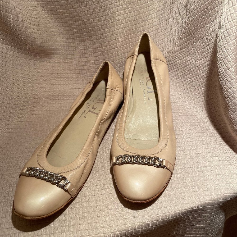 Attillo Giusti Leombruni beige leather flats, 10.5